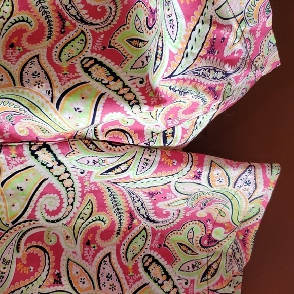 Kim Roger's black pink & green paisley short NWT size 12 - Picture 2 of 12